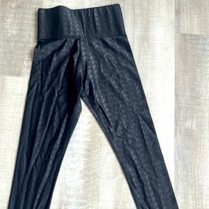 Carbon38 metallic printed legging